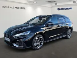 Schwarz (abyss black / mic) Neu 2025 Hyundai i30 N Line Kombi | 28.900 € (Fairer Preis)