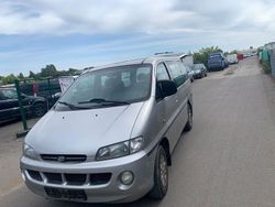 Silber Gebraucht 2000 Hyundai H-1 Van / Kleinbus | 2.499 €