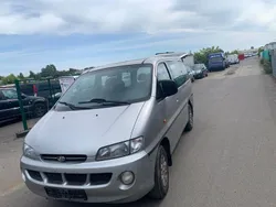 Silber Gebraucht 2000 Hyundai H-1 Van / Kleinbus | 2.499 €