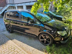 Schwarz Gebraucht 2009 VW Touran Van / Kleinbus | 4.800 € (Etwas zu teuer)