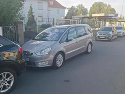 Grau Gebraucht 2014 Ford Galaxy Titanium Van / Kleinbus | 9.500 € (Fairer Preis)