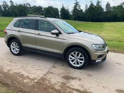 Titanium beige metallic Gebraucht 2017 VW Tiguan Comfortline SUV | 15.800 € (Etwas zu teuer)