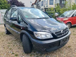 Schwarz Gebraucht 2005 Opel Zafira Van / Kleinbus | 2.440 € (Fairer Preis)