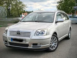 Silber Gebraucht 2005 Toyota Avensis Kombi | 1.950 € (Guter Preis)