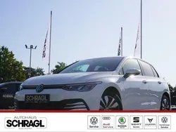 Weiß Gebraucht 2023 VW Golf VIII Move Kleinwagen | 23.985 € (Guter Preis)