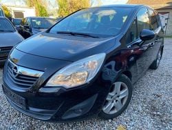 Schwarz Gebraucht 2011 Opel Meriva Design Edition Van / Kleinbus | 3.950 € (Guter Preis)