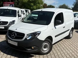 Weiß Gebraucht 2021 Mercedes Citan 108 Van / Kleinbus | 13.100 € (Fairer Preis)