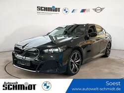 Saphirschwarz metallic Neu 2025 BMW i5 Limousine | 88.880 € (Etwas zu teuer)
