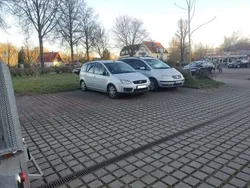 Silber Gebraucht 2005 Ford C-MAX Futura Van / Kleinbus | 3.000 €