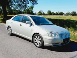 Grau Gebraucht 2003 Toyota Avensis Limousine | 2.600 € (Fairer Preis)