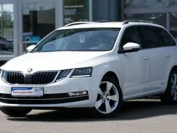 Candyweiß uni Gebraucht 2020 Skoda Octavia Premium Edition Kombi | 19.700 € (Fairer Preis)