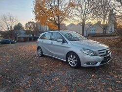 Silber Gebraucht 2013 Mercedes B180 Van / Kleinbus | 7.999 € (Guter Preis)