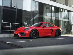Rot Gebraucht 2020 Porsche 718 Cayman GT4 Coupé | 112.900 € (Teuer)