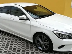 Weiß Gebraucht 2017 Mercedes CLA220 Shooting Brake Urban Kombi | 23.500 € (Guter Preis)