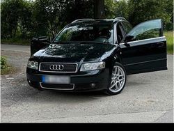 Grün Gebraucht 2004 Audi A4 Kombi | 3.000 € (Teuer)