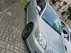 Gold Gebraucht 2004 Toyota Avensis T2 Kombi | 1.890 € (Etwas zu teuer)