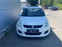 Weiß Gebraucht 2012 Suzuki Swift Club Limousine | 2.399 € (Etwas zu teuer)