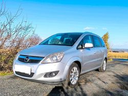 Silber Gebraucht 2010 Opel Zafira Innovation Van / Kleinbus | 2.500 € (Etwas zu teuer)