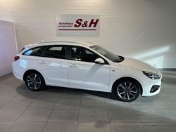 Weiß Gebraucht 2022 Hyundai i30 Trend Kombi | 16.950 € (Fairer Preis)