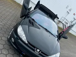 Schwarz Gebraucht 2001 Peugeot 206 CC Cabrio | 3.500 € (Etwas zu teuer)