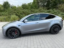 Silber Gebraucht 2023 Tesla Model Y Performance SUV | 44.999 € (Fairer Preis)