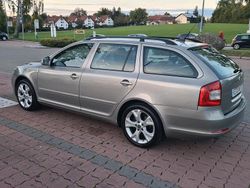 Silber Gebraucht 2010 Skoda Octavia Kombi | 5.000 € (Teuer)