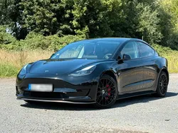 Schwarz Gebraucht 2022 Tesla Model 3 Standard Range Plus Limousine | 24.590 € (Guter Preis)