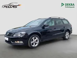 Perleffektlackierung (metallic) Gebraucht 2012 VW Passat Trendline Kombi | 7.600 € (Fairer Preis)