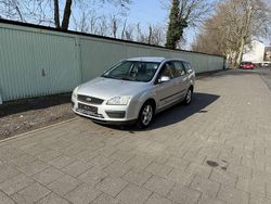 Grau Gebraucht 2007 Ford Focus Fun X Kombi | 1.699 € (Teuer)