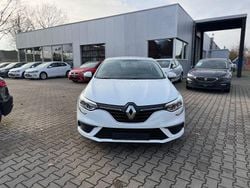 Weiß Gebraucht 2019 Renault Mégane GrandTour Life Kombi | 10.990 € (Guter Preis)