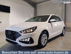 Atlasweiß Gebraucht 2023 Hyundai i30 Edition Limousine | 16.790 € (Guter Preis)