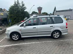 Silber Gebraucht 2002 Mitsubishi Space Wagon Van / Kleinbus | 2.000 €