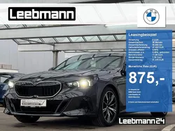 Sophistograu brillanteffekt (metallic) Gebraucht 2024 BMW 520 Comfort Edition Limousine | 56.349 € (Fairer Preis)
