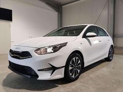 Cassaweiß Neu 2025 Kia Ceed Limousine | 20.000 € (Superpreis)