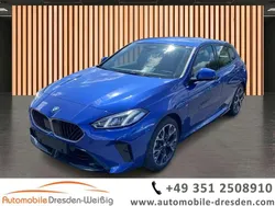 Portimao blau metallic Gebraucht 2024 BMW 120 M Sport Kleinwagen | 31.880 € (Superpreis)