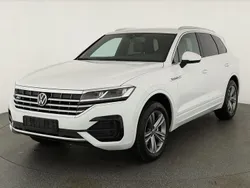 Pure white Gebraucht 2021 VW Touareg R-line SUV | 42.495 € (Guter Preis)
