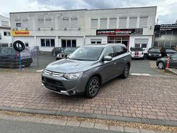 Grau Gebraucht 2015 Mitsubishi Outlander Instyle SUV | 12.900 € (Fairer Preis)