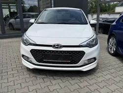 Weiß Gebraucht 2017 Hyundai i20 YES! Limousine | 8.990 € (Fairer Preis)