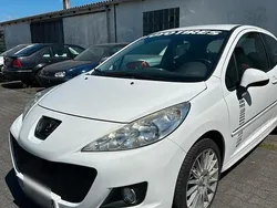 Weiß Gebraucht 2011 Peugeot 207 | 2.000 € (Fairer Preis)