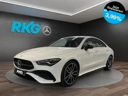 Weiß Gebraucht 2025 Mercedes CLA200 AMG Limousine | 43.590 €