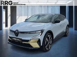 Grau Gebraucht 2023 Renault Mégane Iconic Limousine | 29.990 € (Fairer Preis)