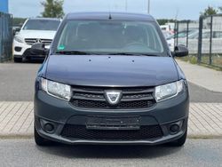 Blau Gebraucht 2015 Dacia Sandero Essentiel Limousine | 4.490 € (Superpreis)