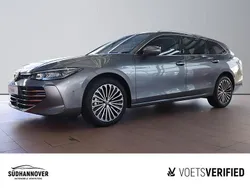 Diabasgrau metallic Gebraucht 2025 VW Passat Elegance Kombi | 42.580 € (Guter Preis)