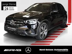 Unilack schwarz Gebraucht 2022 Mercedes GLC300 Night SUV | 34.990 €
