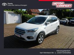 Weiß Gebraucht 2018 Ford Kuga Titanium SUV | 16.590 € (Fairer Preis)