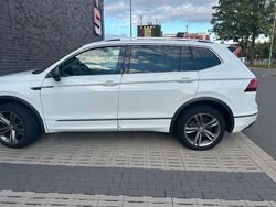 Weiß Gebraucht 2020 VW Tiguan Allspace SUV | 27.000 € (Etwas zu teuer)