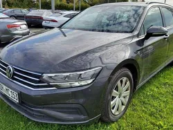 Grau Gebraucht 2022 VW Passat Business Kombi | 16.500 € (Guter Preis)