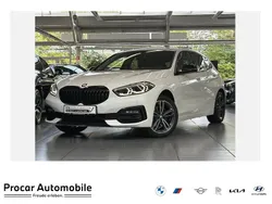 Alpinweiß uni Gebraucht 2022 BMW 118 Sport Line Kleinwagen | 22.480 € (Guter Preis)