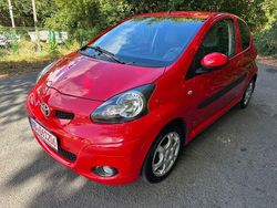 Rot Gebraucht 2002 Toyota Aygo Club Kleinwagen | 3.100 € (Teuer)
