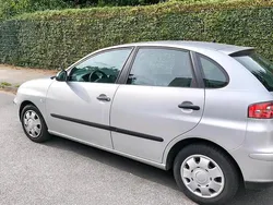 Silber Gebraucht 2003 Seat Ibiza Kleinwagen | 2.100 €